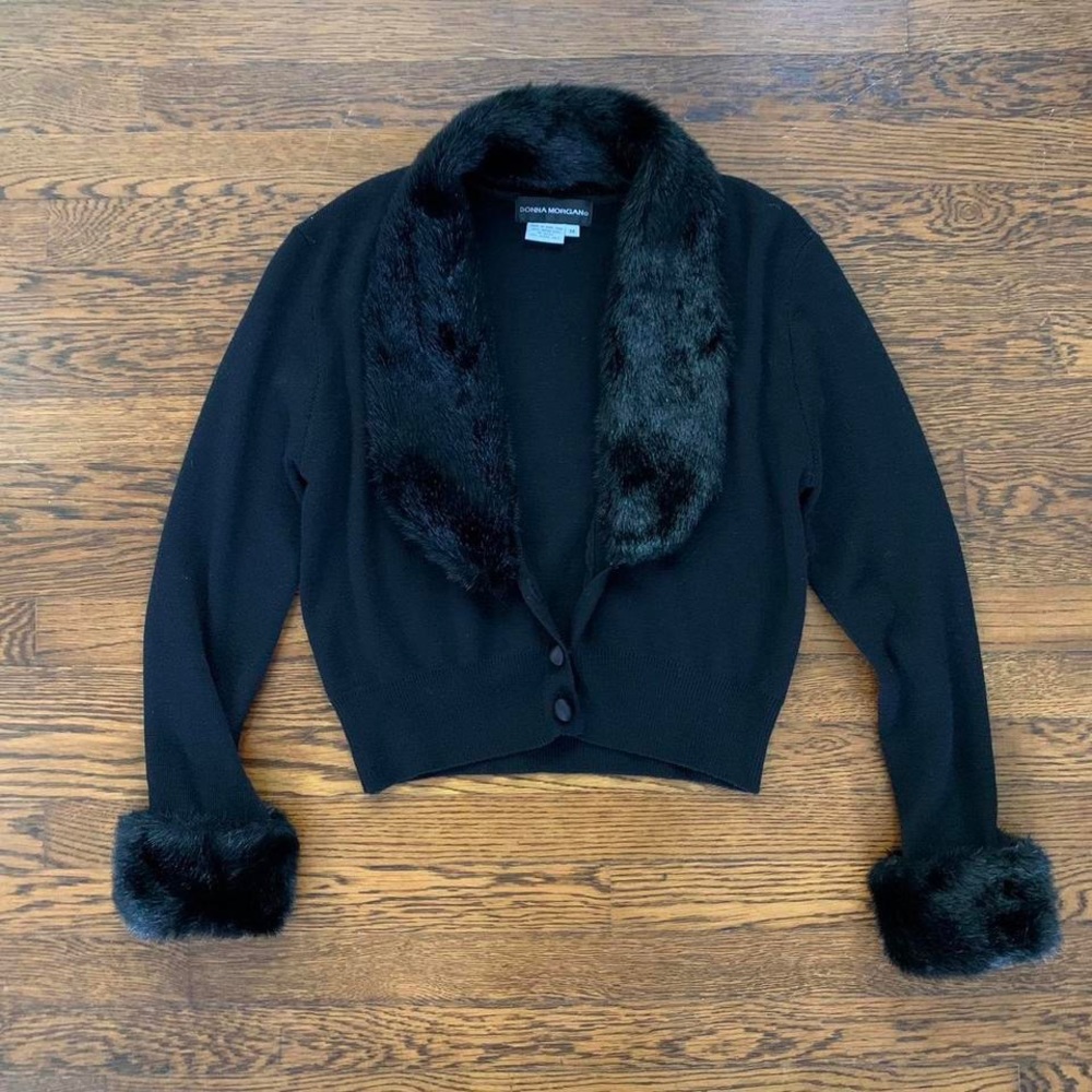Vintage black sweater with faux fur trim